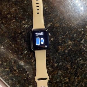 Apple Watch - Series 3 - Charger included